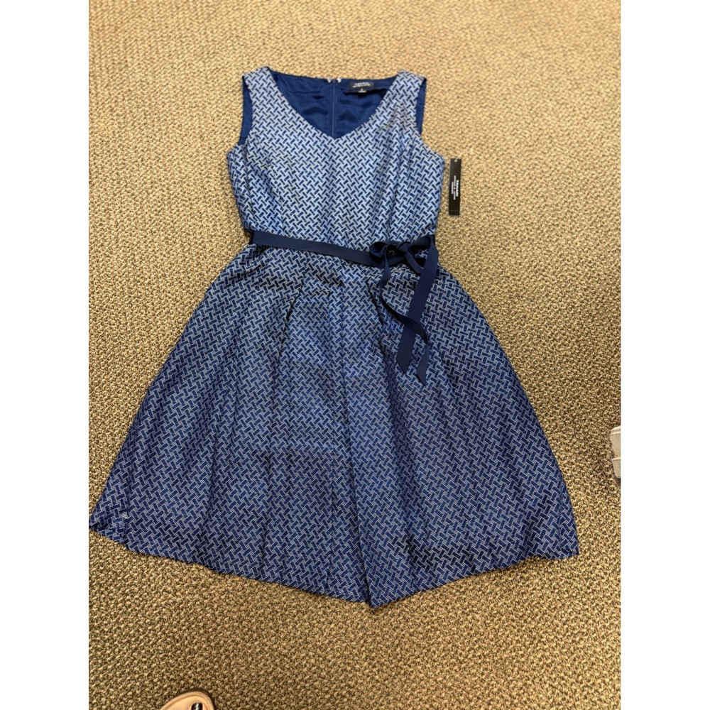 Tahari Arthur‎ S. Levine Navy White Geometric Fit & Flare Dress - Size 6